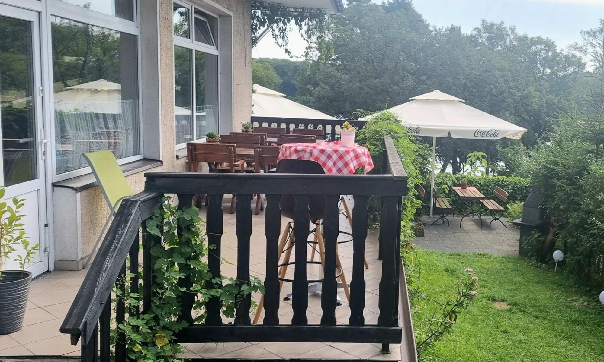 Gosciniec Skolimowka Restauracja I Pokoje Ze Sniadaniem Na Kaszubach Chmielno Exterior foto